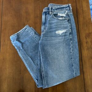 American Eagle Mom Straight Jean